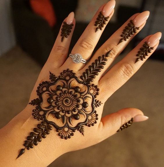 30 Stylish and Modern Arabic Mehndi Designs to inspire you ...