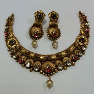 5.Antique pink and white kundan Jewelry