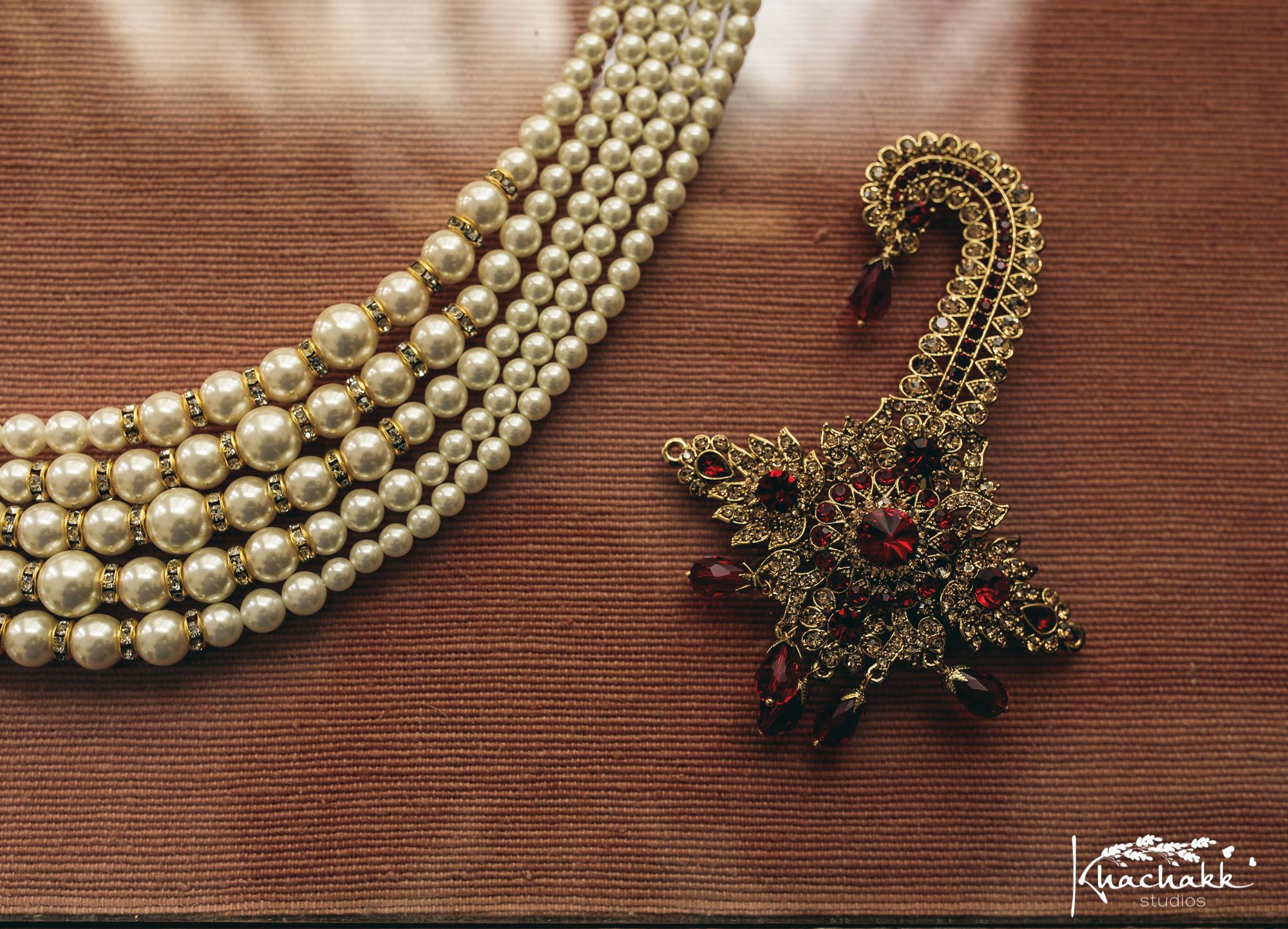 Beautiful pearl neckjewelry