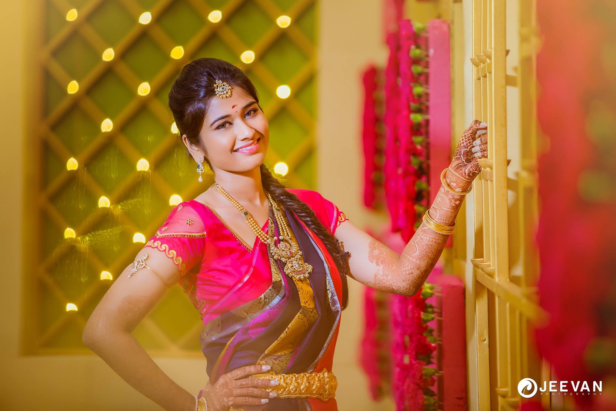 Winsome smile of a bride