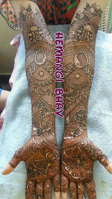 10. Paisley and board flowers Bridal Mehndi