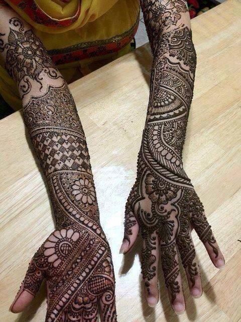 16. Checkers and big flowers front and back hand bridal mehndi