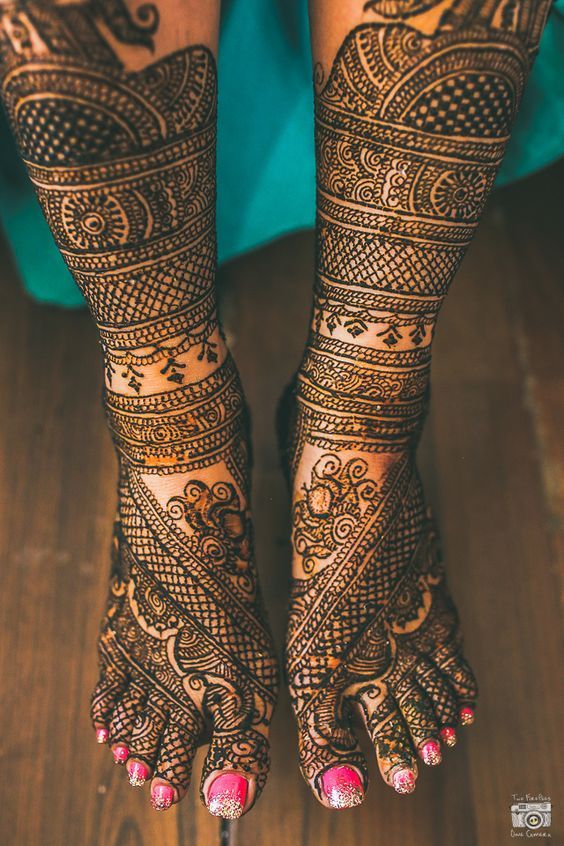 23. Bangle Design Bridal Feet Mehndi