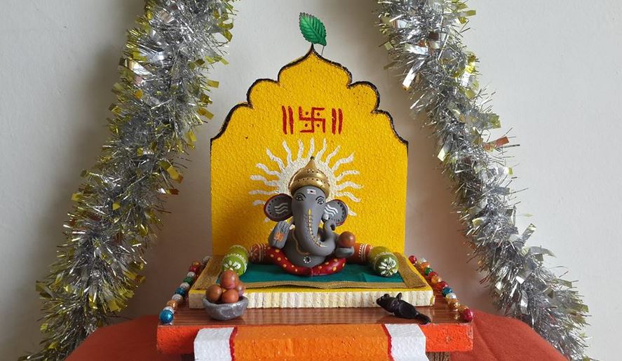 Simple Ganesha in handmade pettai