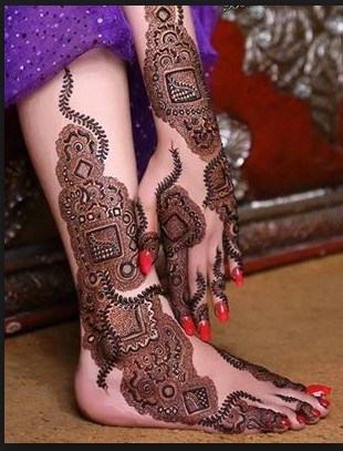 43. Modern Bridal Mehndi Design