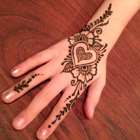 17.Heart and flower back hand design