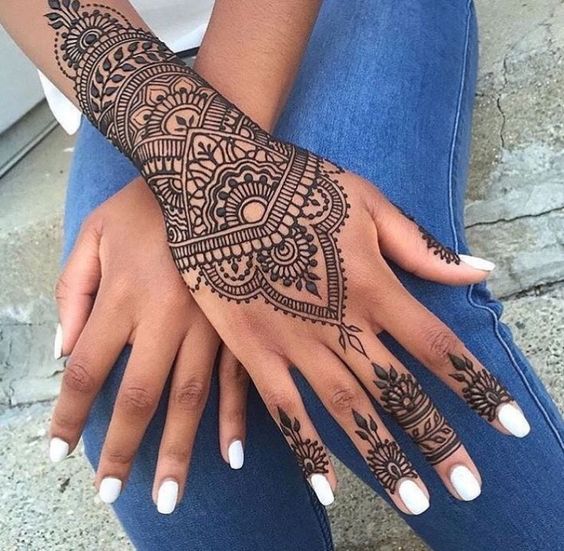 25. Inverted V Back henna design