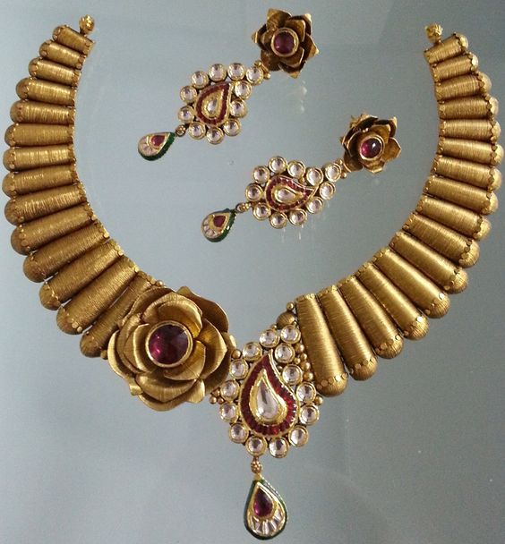 6.Kundan Stone with Rose design Neck Jewelry