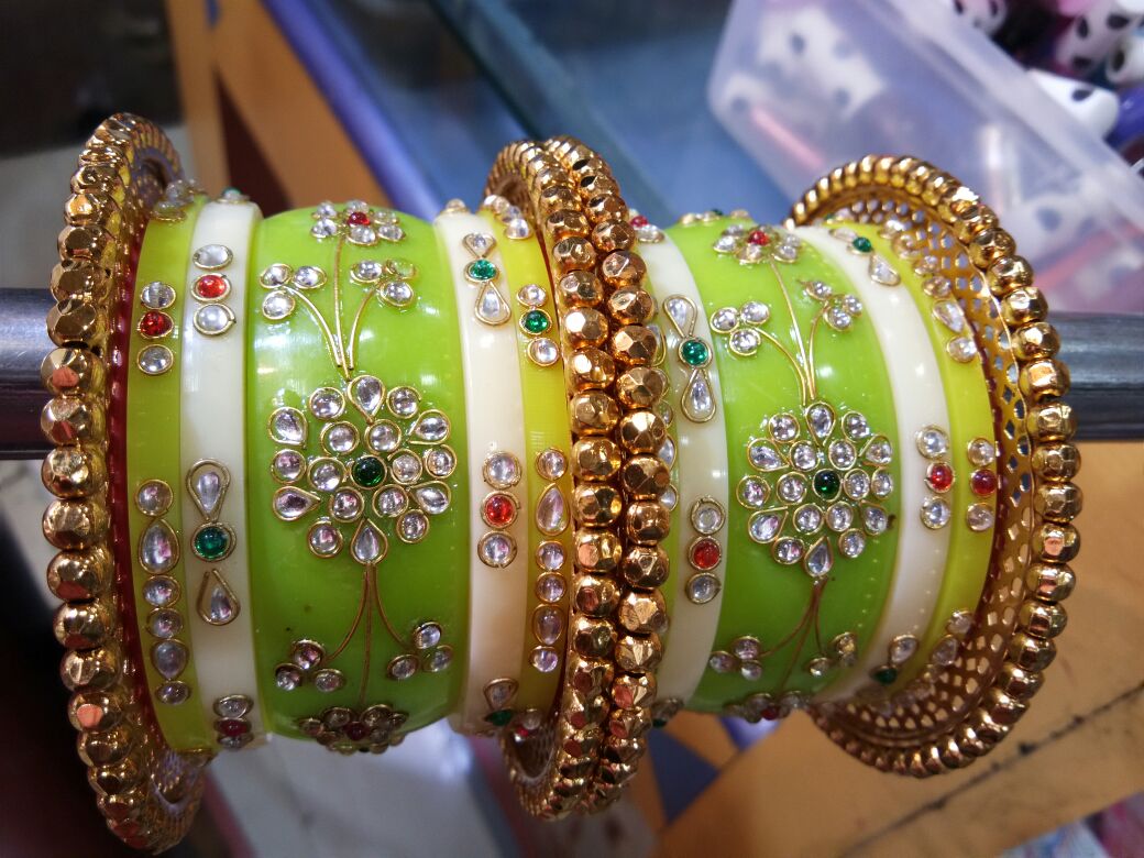 8.Kundan Bangle Green 