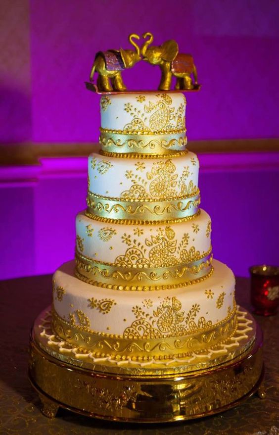 Gold Art Deco wedding cake 