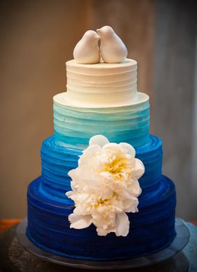 27.Blue Roses Wedding Cake