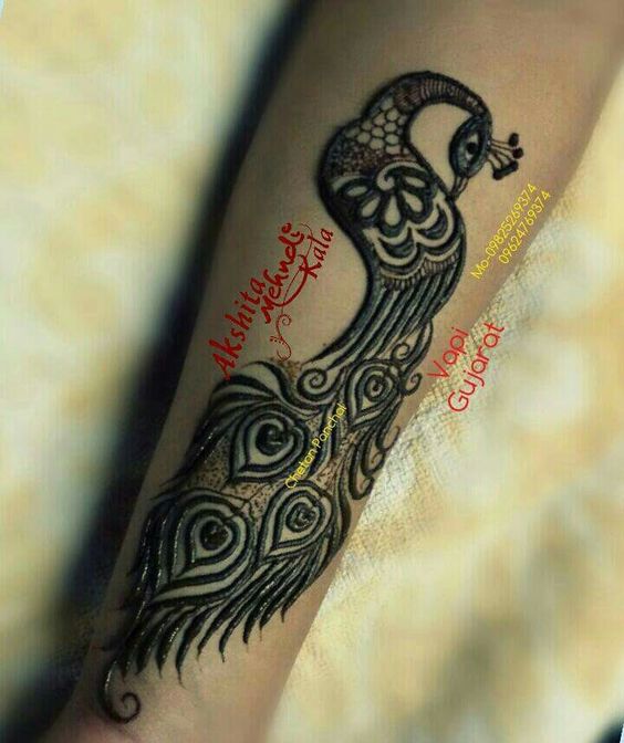 12.Simple Wrist Mehndi design