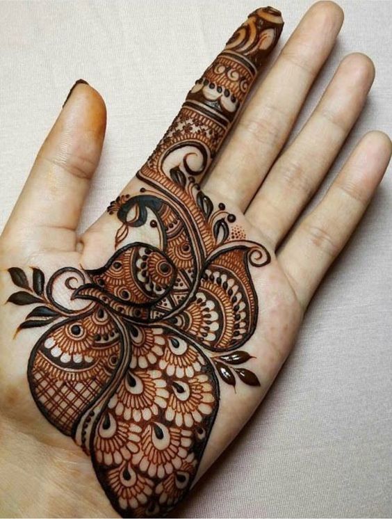 13.Stunning Peacock Mehndi Design