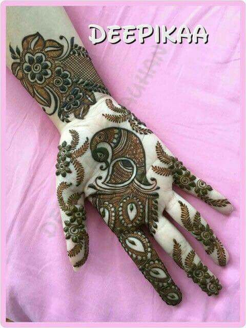 28.Trendy Mehndi Design with Peacock 