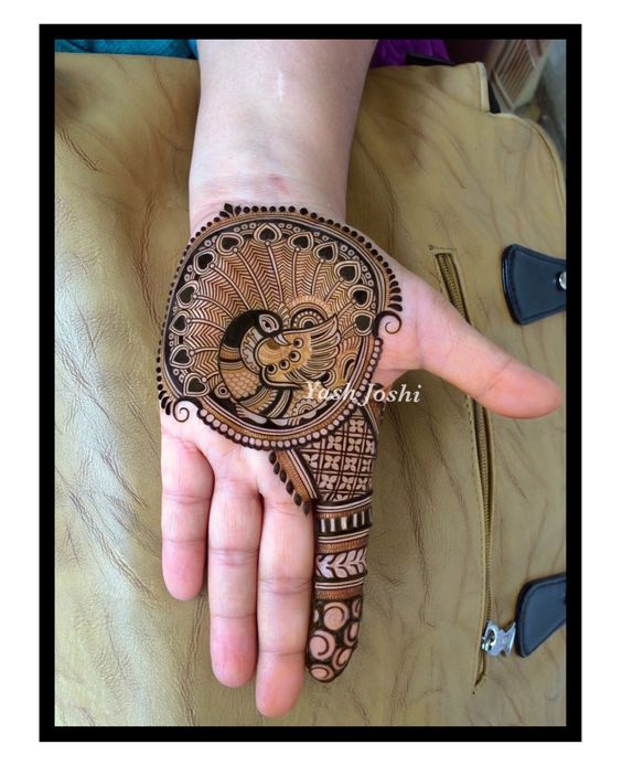 3.Beautiful Mehndi Design