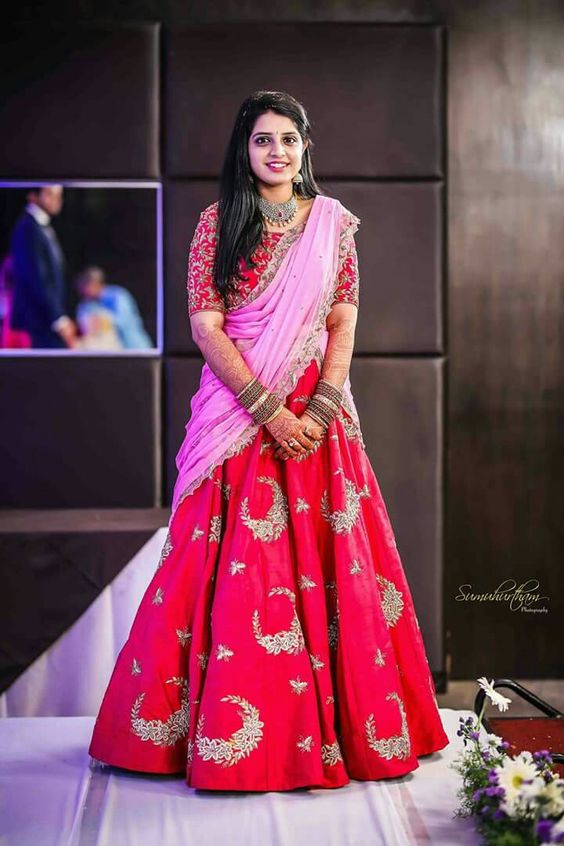 4.Jewelry Design in Bridal Lehenga 