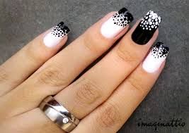 25.Cute nail art black and white 