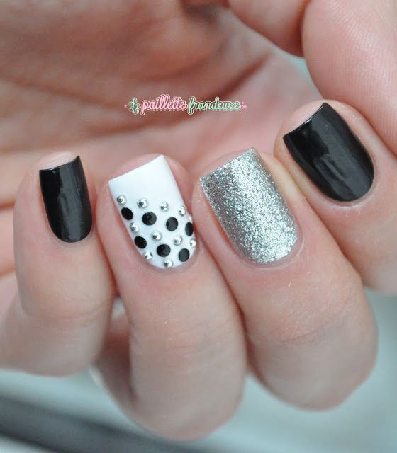 51.Silver dots black and white nail art 