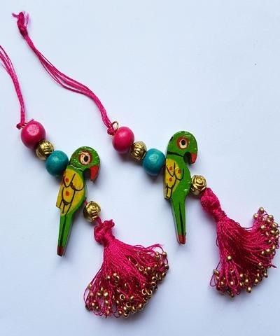 12.Green parrot tassel 