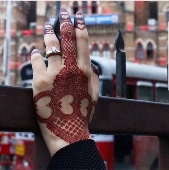 17.Three heart mehndi design 