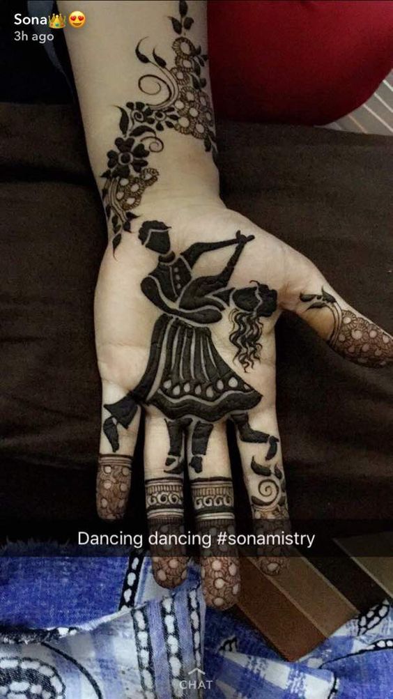 3.Dancing couple mehndi design