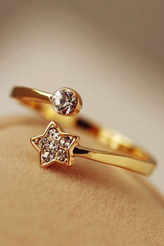Cool Diamond star ring