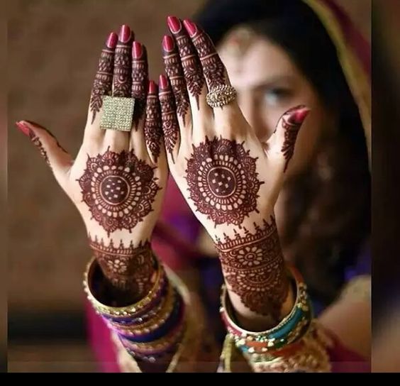 Center Round Bridal Mehndi Design