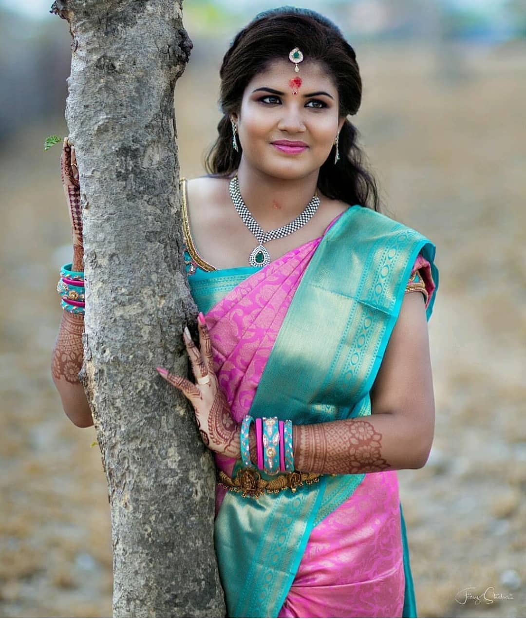 Pink silksaree with ocean blue border 