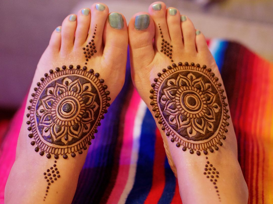 Round Rangoli Design Mehndi