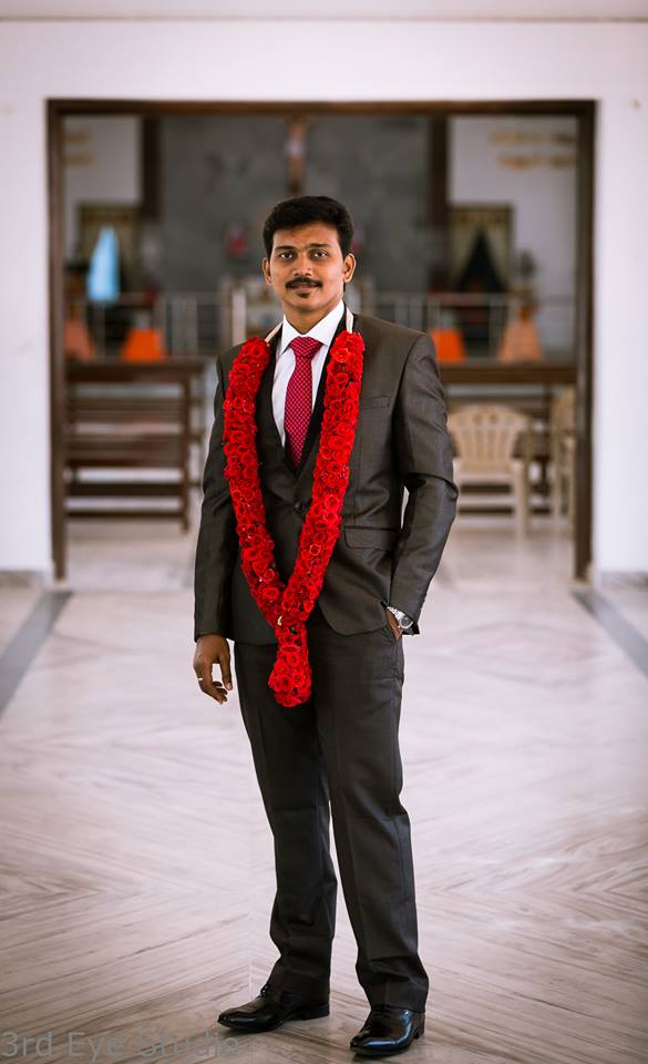 Wedding Black suit with red tie Photo -