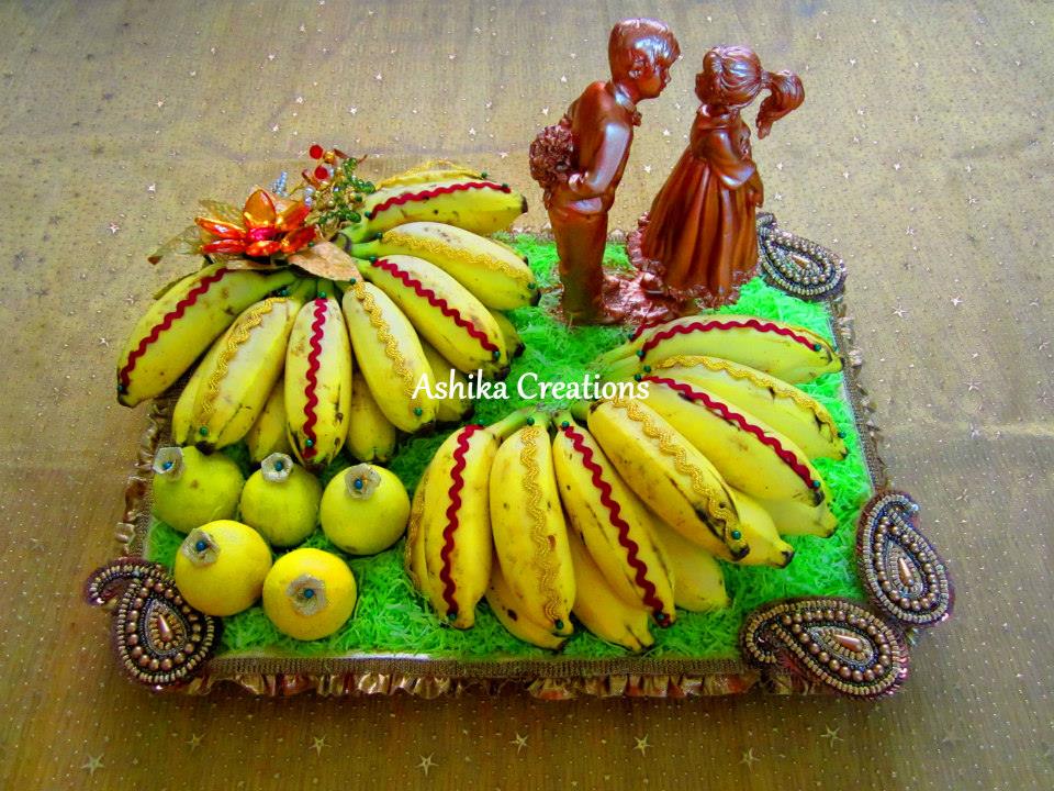 Banana in Grass fruit Decoration