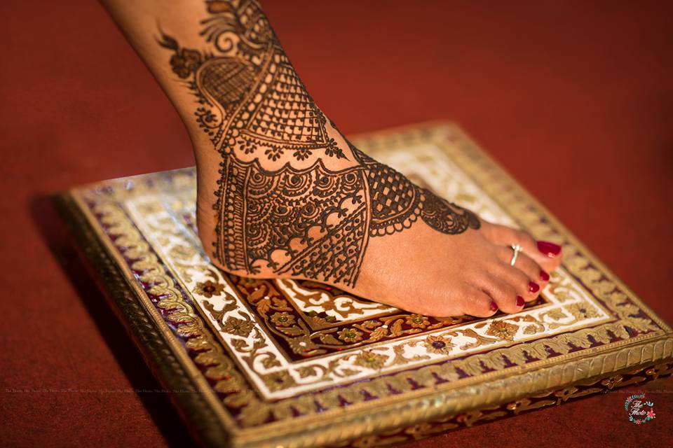 Stunning Bridal feet mehndi 