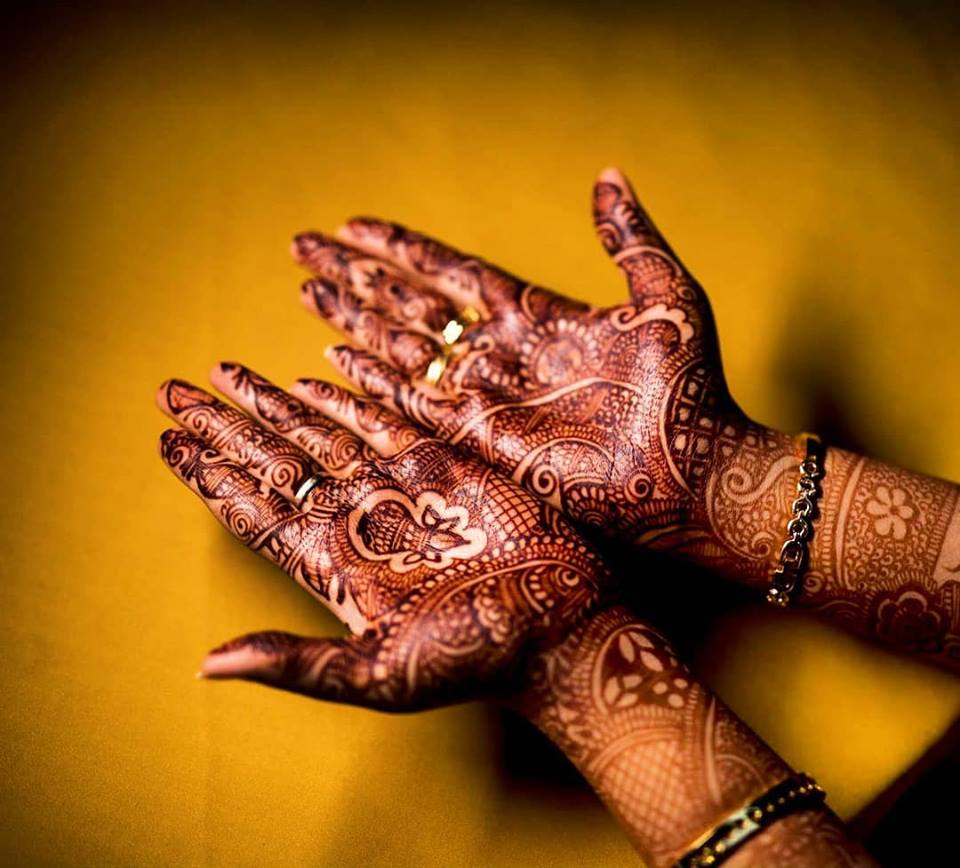 Beautiful kalasam design mehndi