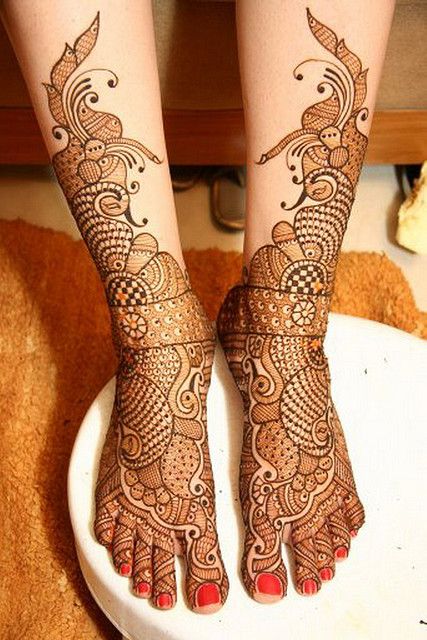 Mix arabic and Rajestani Feet Mehndi design