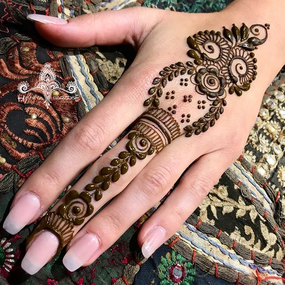 Simple bridal arabic mehndi 