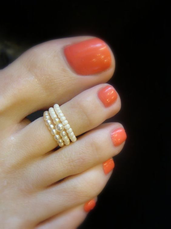 Cream Pearls - Stretch Bead Toe Ring