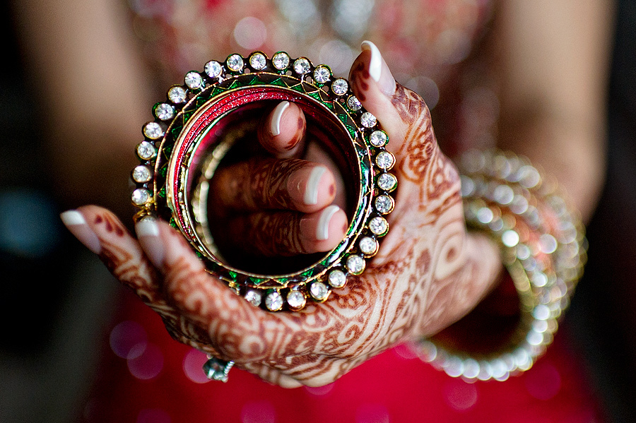 White Big Kundan Stones Bangle