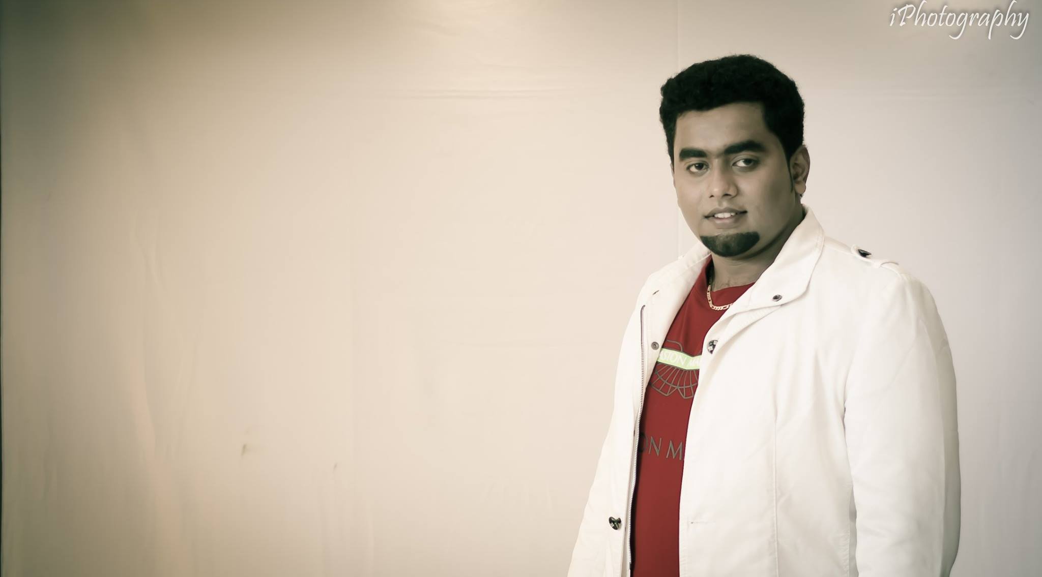 Red tshirt with white coat