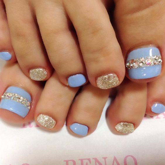 Glittering Stone Nail Art for Toe