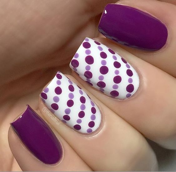 Violet Pulki Dots Nail Art