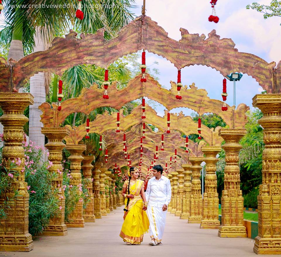 Golden with rose garland pathway decoration